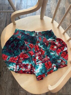 Floral Print Elastic Waist Women’s Shorts in Red & Teal